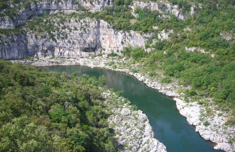 Partagez des moments uniques lors d&rsquo;une sortie canyoning